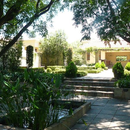 Moon And Sixpence Garden Guest House Muldersdrift Exteriör bild