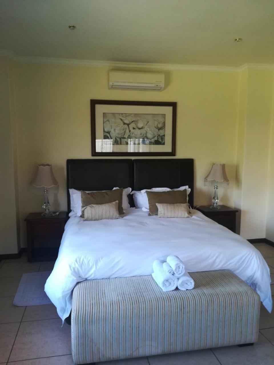 Moon And Sixpence Garden Guest House Muldersdrift Rum bild